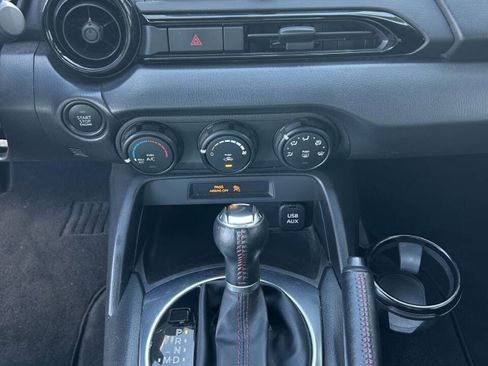 Used 2016 MAZDA MX-5 Miata Sport image 14
