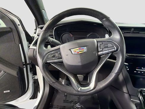 Certified 2024 Cadillac XT6 Sport w/ LPO, Floor Liner Package AWD/4WD image 13