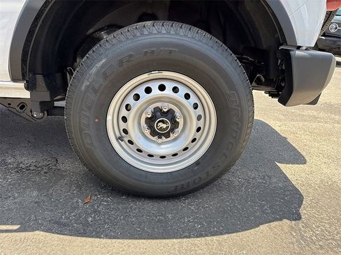 New 2025 Ford Bronco 4-Door image 17