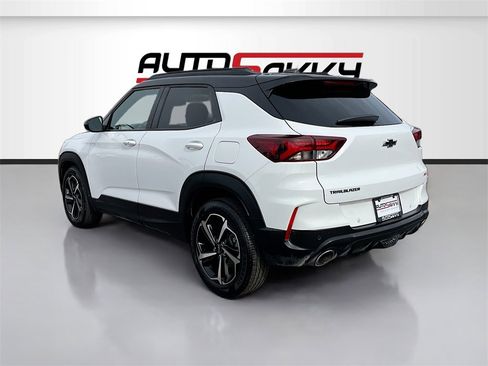Used 2021 Chevrolet TrailBlazer RS w/ Technology Package image 5