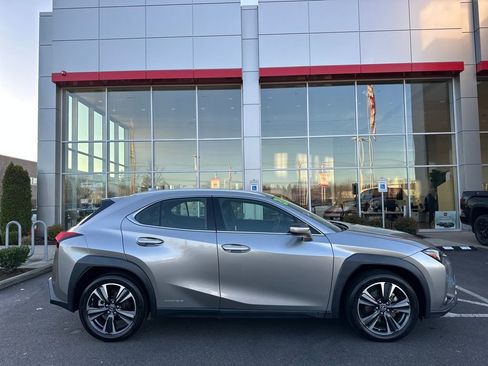 Used 2021 Lexus UX 250h image 2