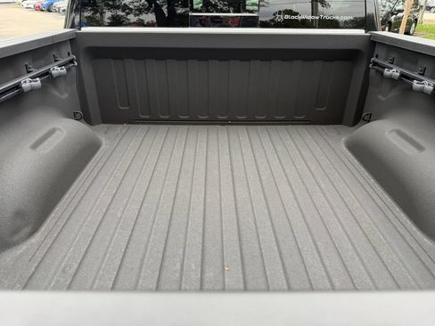 Used 2022 RAM 1500 Laramie AWD/4WD image 14