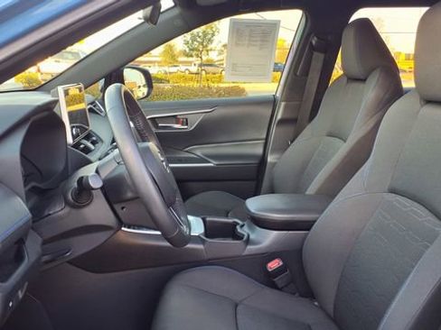 Used 2024 Toyota RAV4 SE image 13