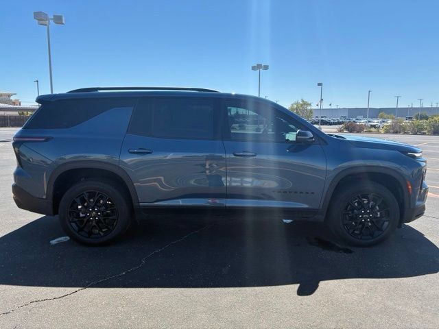 Used 2026 Chevrolet Traverse LT w/ Midnight/Sport Edition FWD image 7