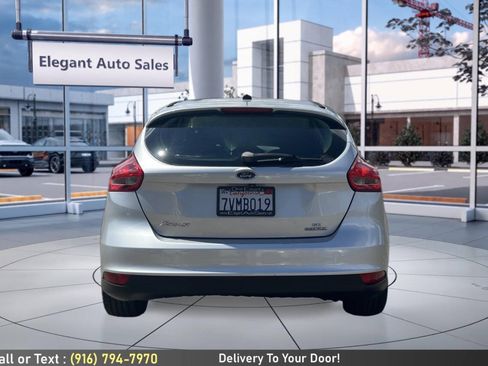 Used 2016 Ford Focus SE FWD image 6
