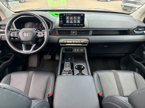 Certified 2024 Honda Pilot Touring image 14