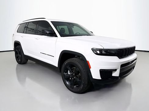 Used 2025 Jeep Grand Cherokee L Limited w/ Black Appearance Package AWD/4WD image 1