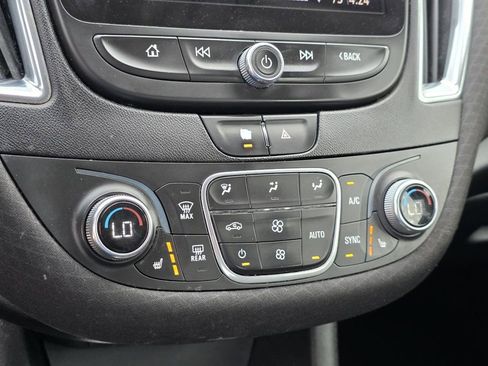 Used 2020 Chevrolet Malibu LT image 16