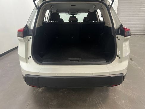 Used 2024 Nissan Rogue S FWD image 24