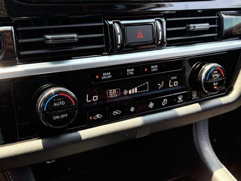 Used 2022 Nissan Pathfinder S FWD image 7