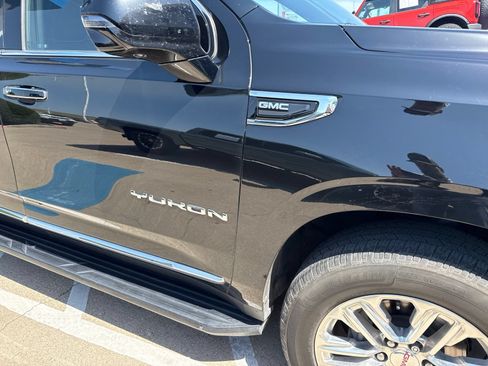 Used 2023 GMC Yukon SLT w/ SLT Premium Package RWD image 5
