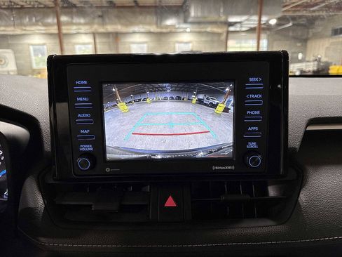 Used 2020 Toyota RAV4 LE image 23