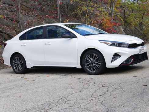 Certified 2022 Kia Forte GT-Line w/ GT-Line Premium Package image 9