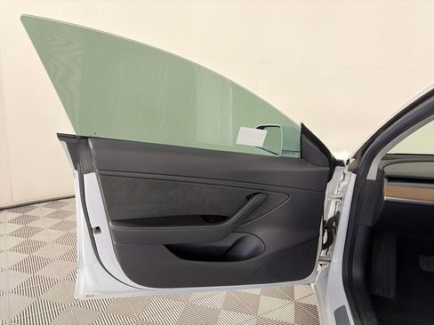Used 2019 Tesla Model 3 AWD/4WD image 10