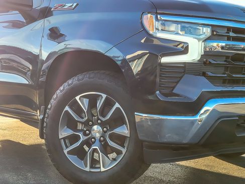 Certified 2022 Chevrolet Silverado 1500 LT image 3