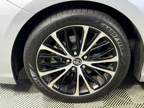 Used 2019 Toyota Camry SE image 10