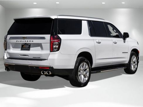 Used 2023 Chevrolet Suburban Premier image 6