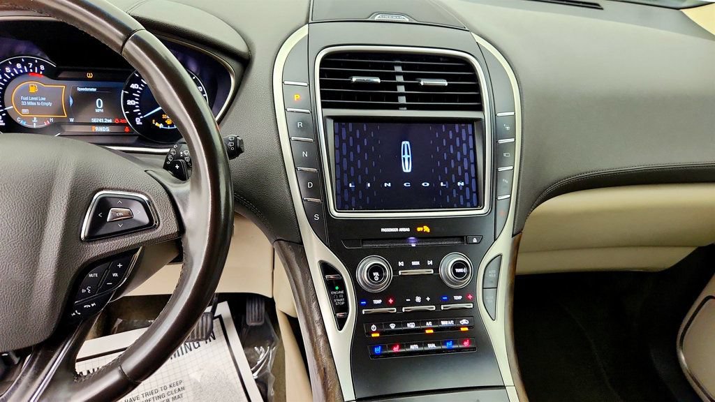 Used 2017 Lincoln MKX Reserve AWD/4WD image 17