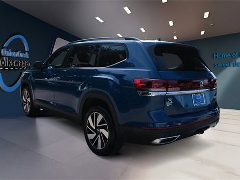 Certified 2025 Volkswagen Atlas SE image 6