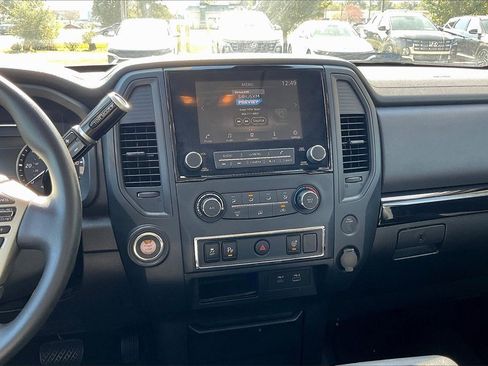 Used 2023 Nissan Titan SV image 15