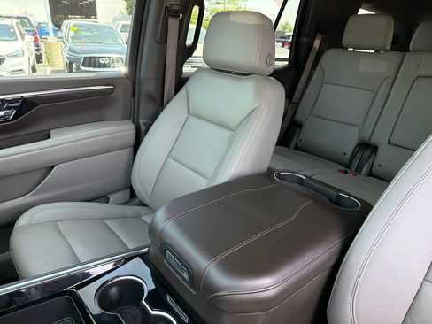 Used 2025 Chevrolet Tahoe LT AWD/4WD image 37