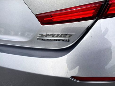 Used 2022 Honda Accord Sport Special Edition image 8