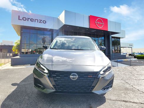 New 2025 Nissan Altima 2.5 SR image 2