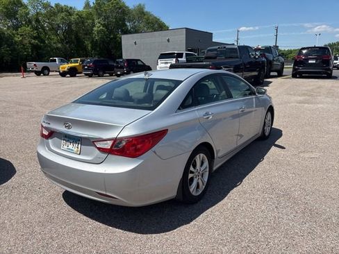 Used 2011 Hyundai Sonata Limited w/ Navigation Pkg 5 FWD image 8