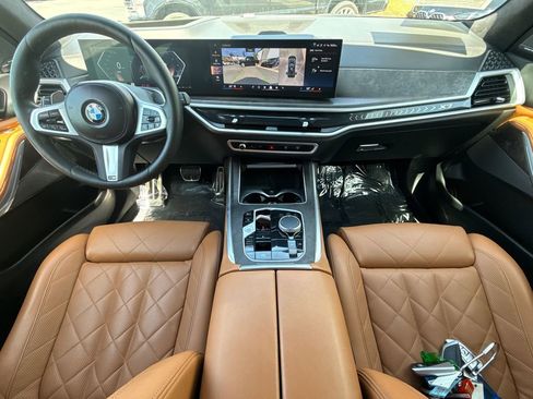 Used 2024 BMW X7 xDrive40i w/ M Sport Package AWD/4WD image 19