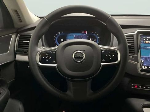 Used 2025 Volvo XC90 B5 Core AWD/4WD image 13