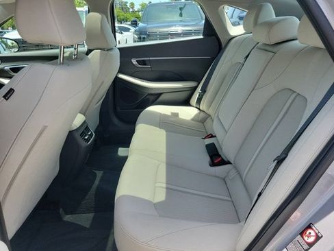 Used 2023 Hyundai Sonata SEL w/ Convenience Package FWD image 7