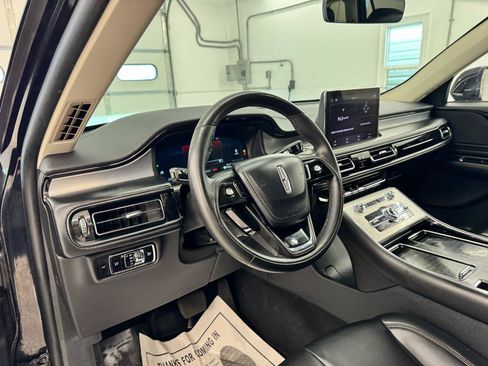 Used 2023 Lincoln Aviator AWD w/ Elements Package image 12