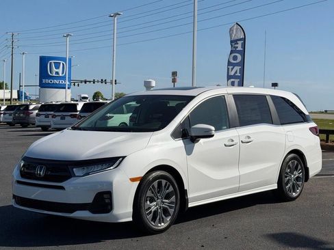 New 2026 Honda Odyssey Touring image 8