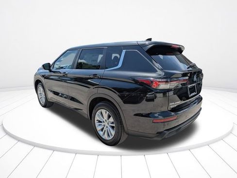New 2026 Mitsubishi Outlander ES FWD image 6