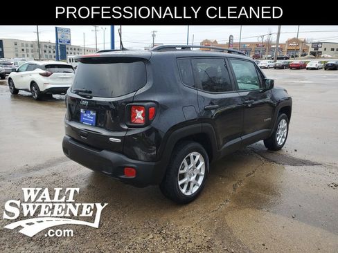 Used 2019 Jeep Renegade Latitude w/ Cold Weather Group image 4