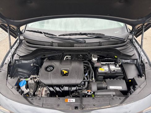 Used 2025 Kia Soul LX w/ LX Technology Package FWD image 31