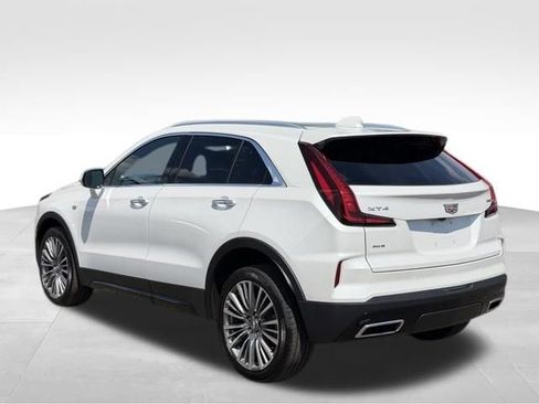 Used 2024 Cadillac XT4 Premium Luxury AWD/4WD image 5