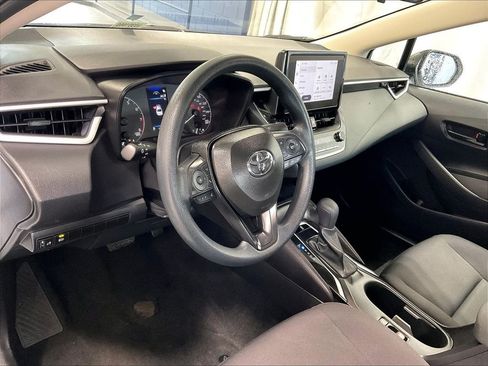 Certified 2025 Toyota Corolla LE FWD image 8
