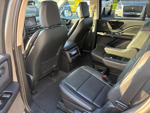 Certified 2024 Lincoln Aviator Reserve w/ Elements Package Plus image 29