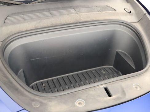 Used 2021 Tesla Model Y Long Range AWD/4WD image 28