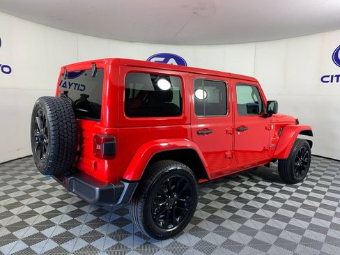 Used 2024 Jeep Wrangler Unlimited Sahara AWD/4WD image 3