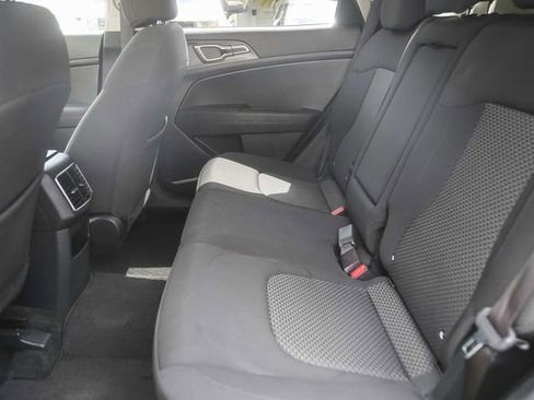 Used 2023 Kia Sportage LX AWD/4WD image 19