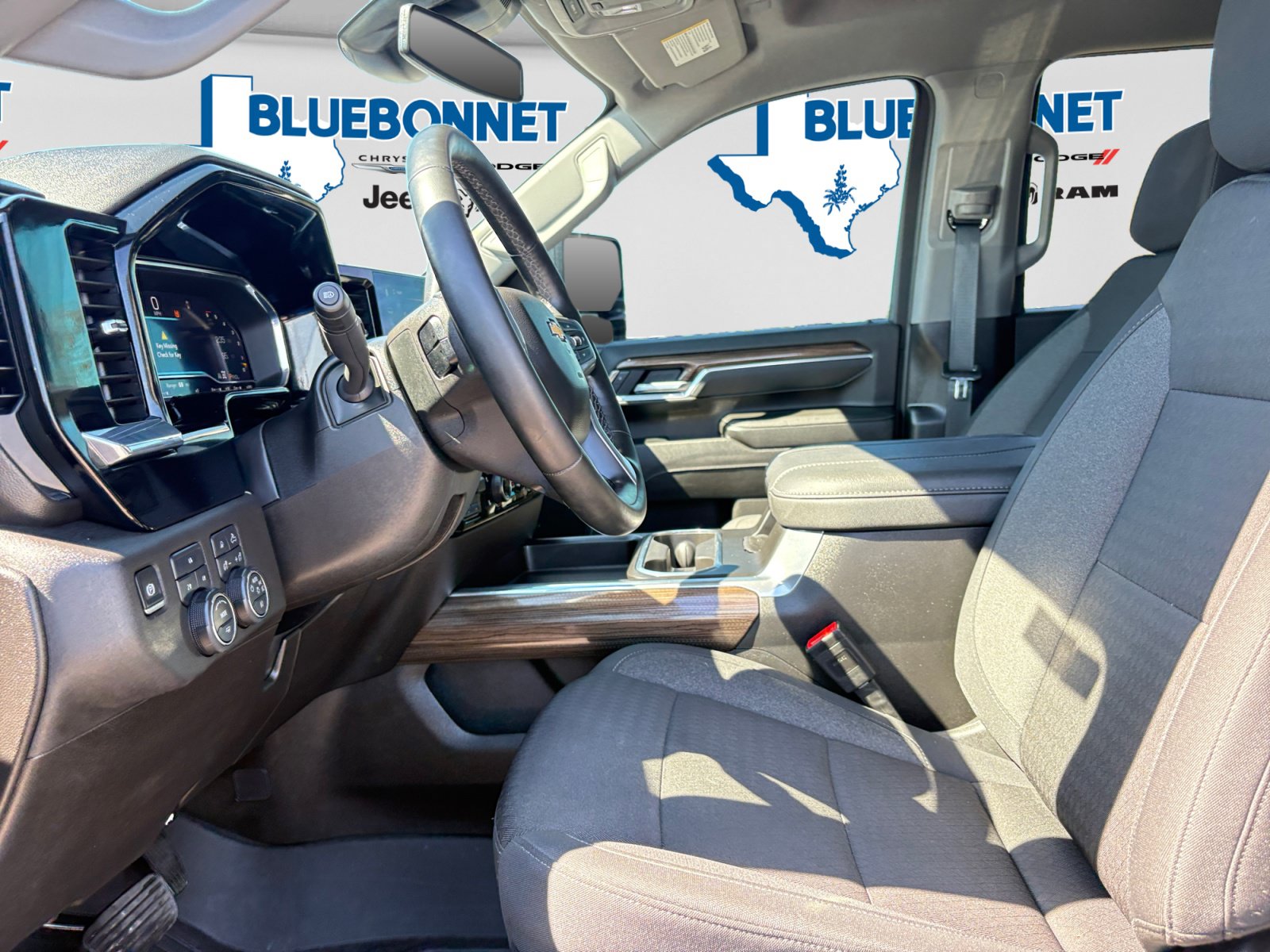 Used 2025 Chevrolet Silverado 2500 LT w/ Texas Edition AWD/4WD image 11