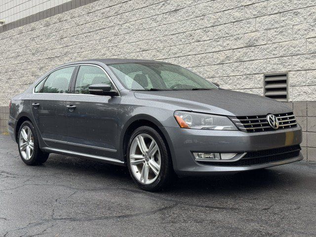 Used 2015 Volkswagen Passat TDI SEL Premium FWD image 18