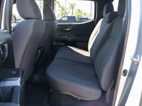Used 2017 Toyota Tacoma TRD Off-Road RWD image 35