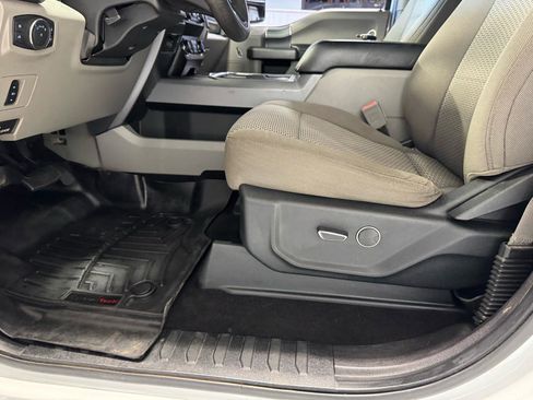 Used 2019 Ford F250 XLT w/ XLT Premium Package image 18