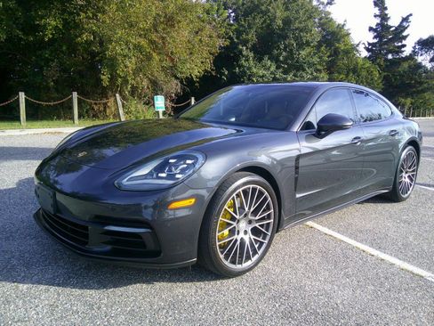 Used 2018 Porsche Panamera 4 image 38