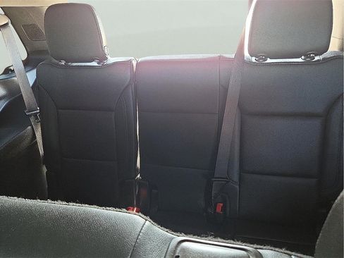 Used 2022 Chevrolet Tahoe Z71 w/ Luxury Package image 16