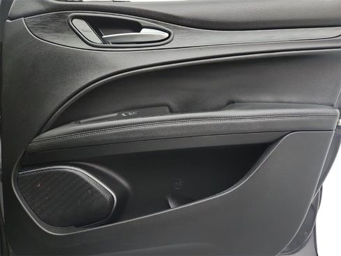 Used 2018 Alfa Romeo Stelvio AWD image 27