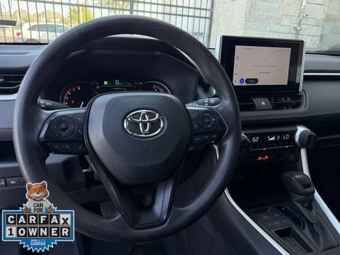 Used 2025 Toyota RAV4 XLE FWD image 10